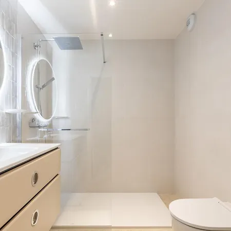 Lb Vacation I A Short Stroll To Palais, Beach, Terrace & Seaview