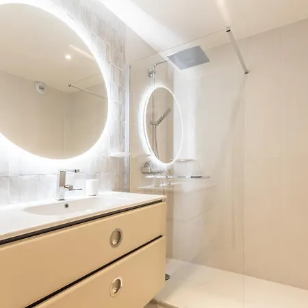 Lb Vacation I A Short Stroll To Palais, Beach, Terrace & Seaview شقة *