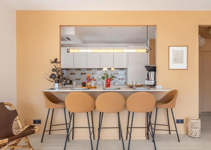 Daire Lb Vacation I A Short Stroll To Palais, Beach, Terrace & Seaview *