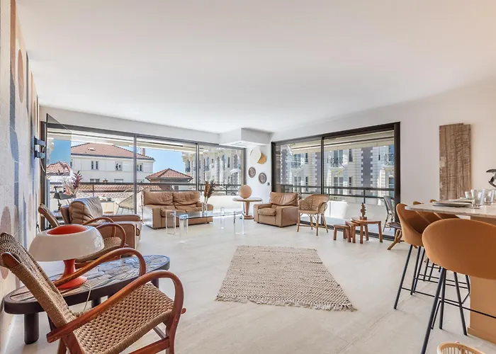 Daire Lb Vacation I A Short Stroll To Palais, Beach, Terrace & Seaview *