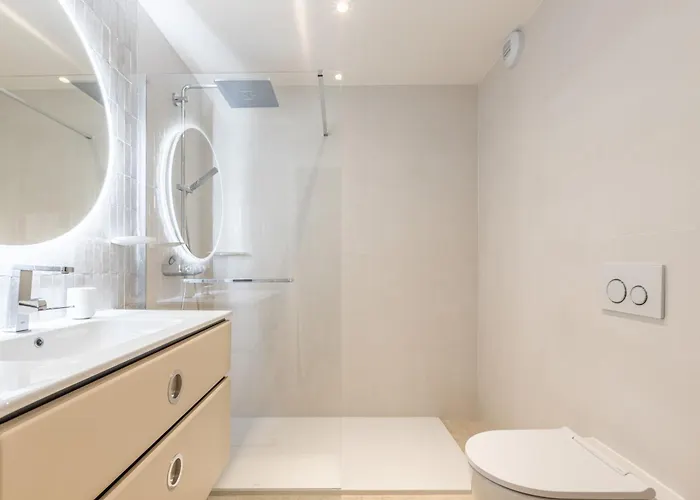 Lb Vacation I A Short Stroll To Palais, Beach, Terrace & Seaview