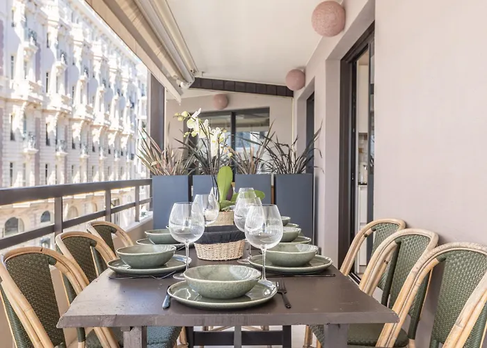 Daire Lb Vacation I A Short Stroll To Palais, Beach, Terrace & Seaview *